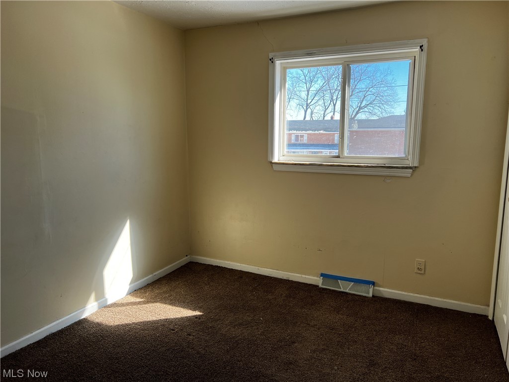 Banbury Village Condo - Residential