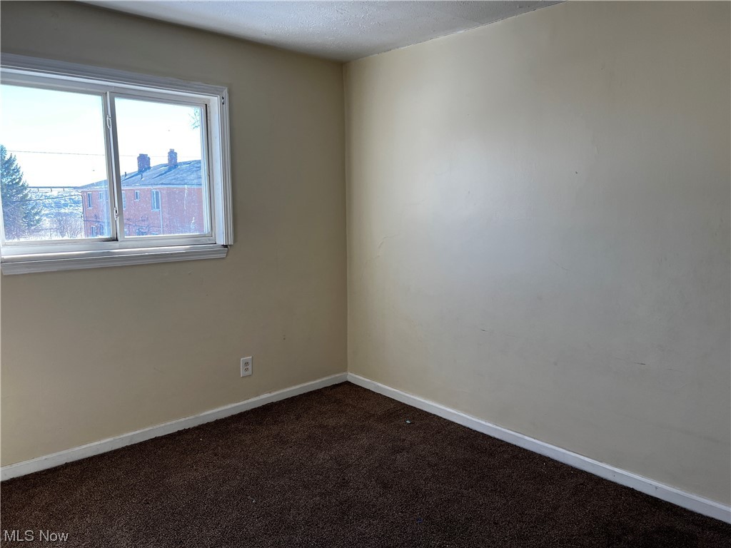 Banbury Village Condo - Residential