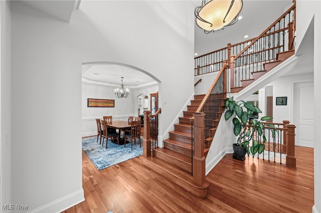 Photo of 343 Glasgow Drive, Highland Heights, OH 44143 (MLS # 5157267)