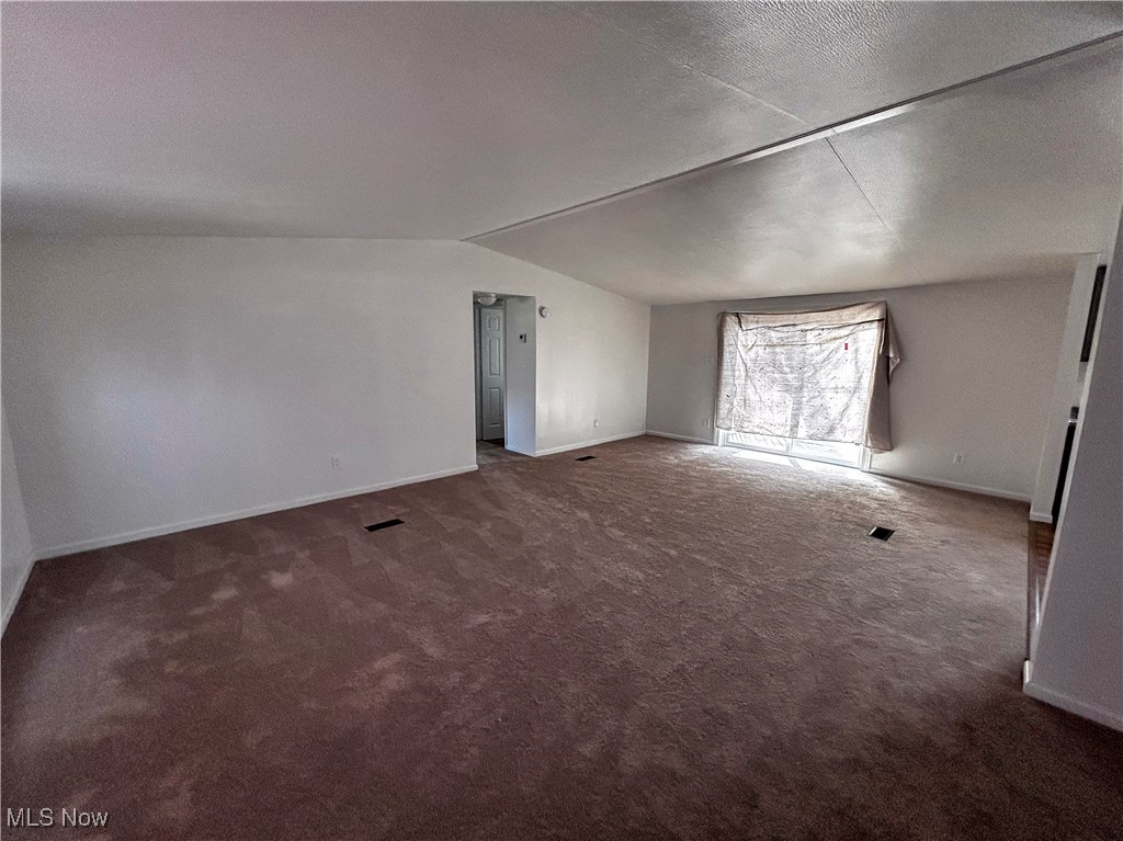 6335 Hoagland Blackstub Road, Cortland, Ohio image 2