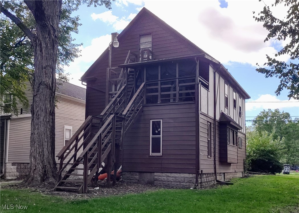 City/Akron - Residential Income