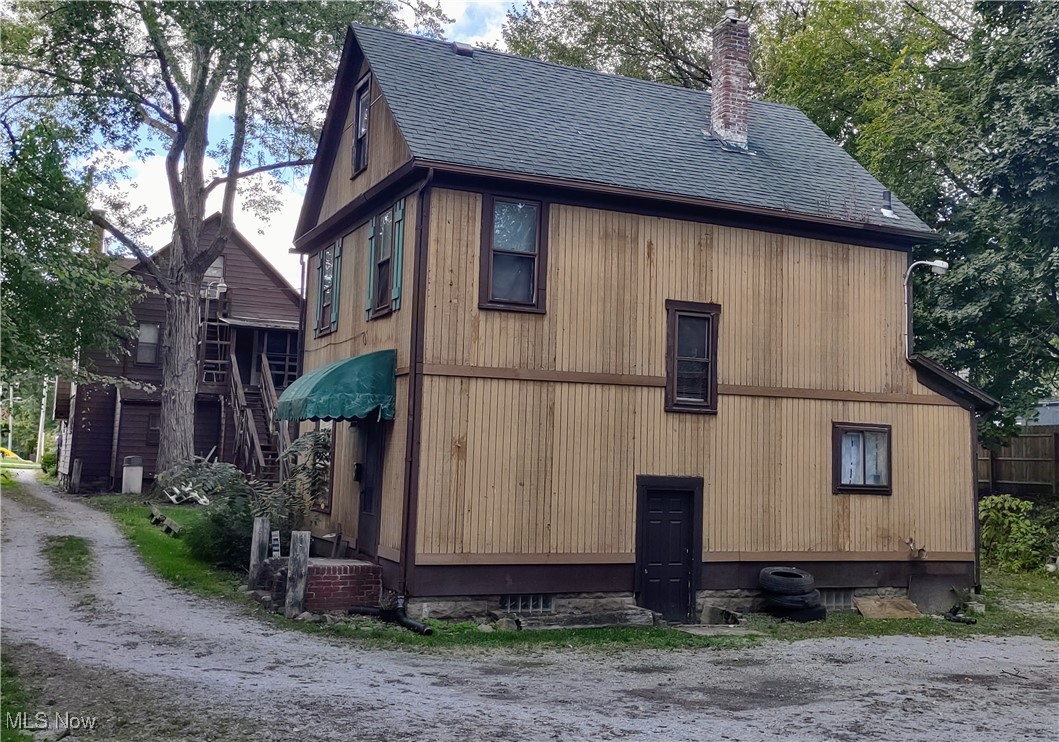 City/Akron - Residential Income