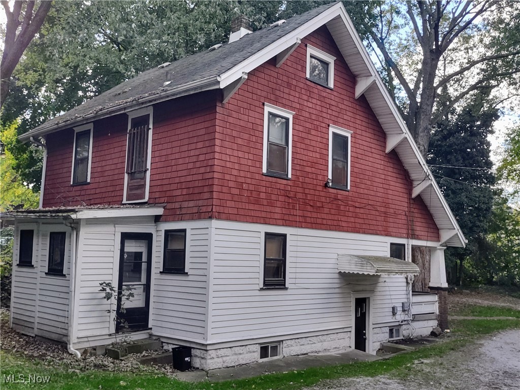 City/Akron - Residential Income