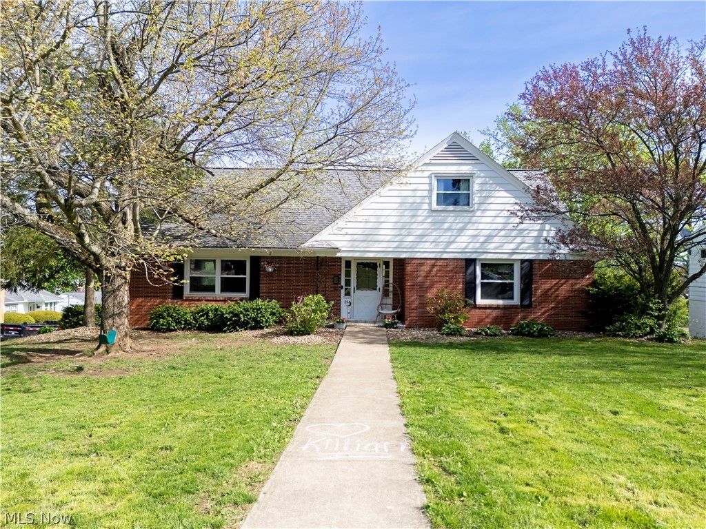 Photo of 394 Abbeyfeale Road, Mansfield, OH 44907 (MLS # 5205005)