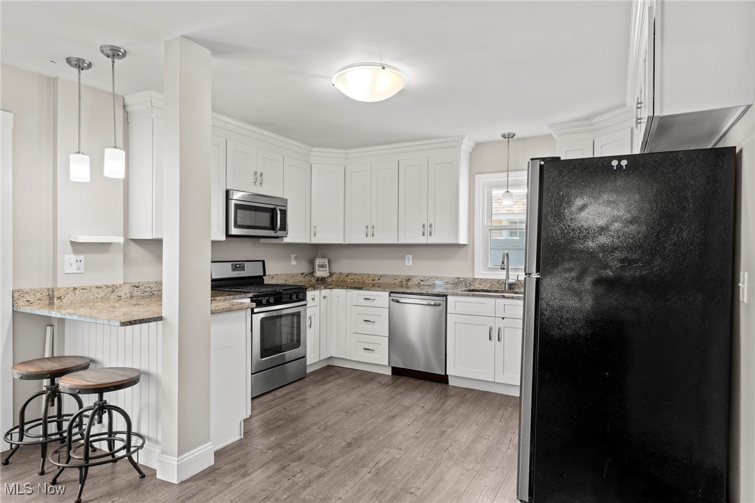 Lakewood, Ohio 44107, United States, 5 Bedrooms Bedrooms, ,2 BathroomsBathrooms,Residential,Active,176848