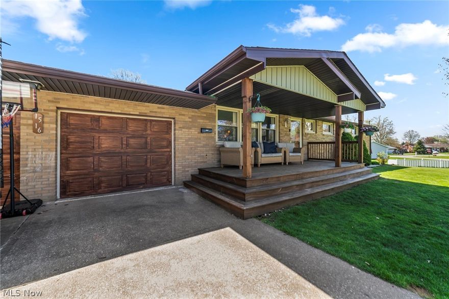 This 2808 sq ft house offers spacious upstairs living with three bedrooms located at the end of a cul-de-sac, providing a peaceful and private setting.

The downstairs area of this home can serve as a versatile space - it can be converted into a mother-in-law suite, an entertainment area, or anything else you can imagine. The walkout basement is equipped with a full kitchen, a comfortable living area, and a recently renovated full bathroom, ensuring both convenience and modern aesthetics.

The backyard of this property is an oasis for relaxation and entertainment. With a sunroom patio, an overhang area, a refreshing pool, and a sizable backyard, there are plenty of options for you to enjoy and entertain guests.
Its unique features and possibilities make it stand out from the rest.