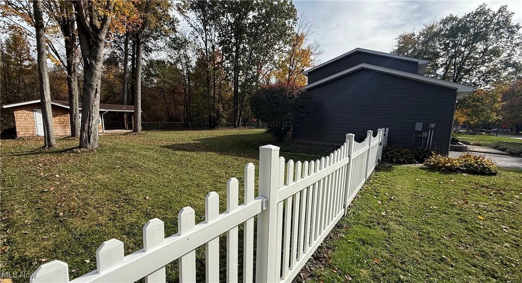 Photo of 336 S Colonial Drive, Cortland, OH 44410 (MLS # 5178797)