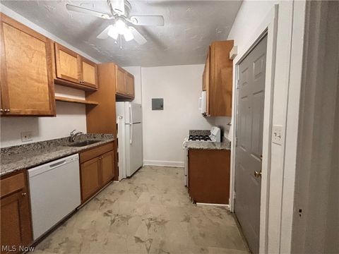 Tiny photo for 1340 W 65th Street #4, Cleveland, OH 44102 (MLS # 5190149)