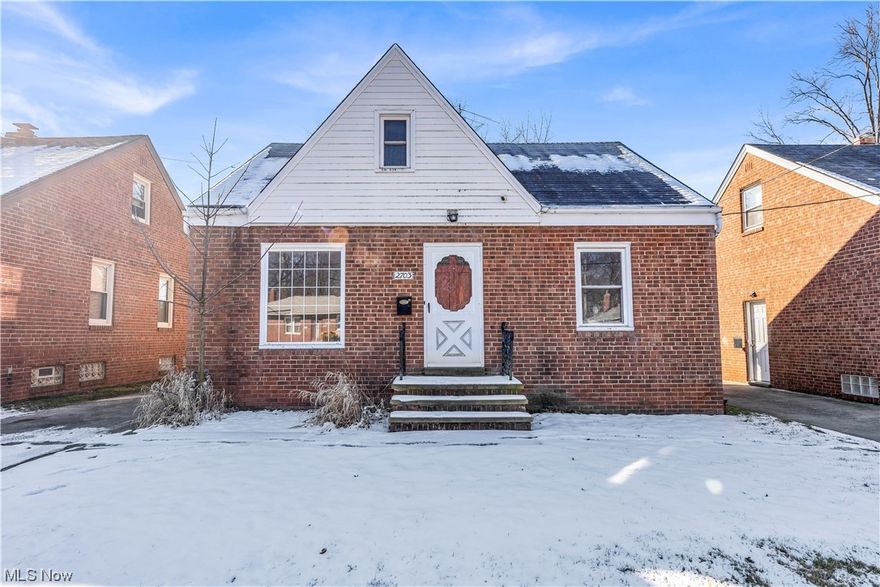 2703 Hearthstone Rd, Parma - Spacious 3 bed 2 bath single family home! //

$ 1395 rent / $ 1395 deposit //
$49 application fee per adult //
1-2 pets OK with approved PetScreening and PetFee.(Some breed restrictions apply per HUD guidelines). //
NO SMOKING //
1 time $149 non-refundable set up fee paid at lease signing //

$30/month required resident benefit package; can include personal property/liability insurance for an additional $5/month for $35/month total. //

All applicants are required to fill out a PetScreening application, found on our website directly on the application before being processed. Even if you have NO pets - this application must be filled out. One time, non-refundable pet fee of $200-500 per animal applies to all pets & must be paid prior to or when you pay your first month rent. (No fee for qualified assistance animals). //

Our application is processed through secure site: Findigs, and they require ID and income verification. Without this, your application will not be processed. They offer 24/7 chat support on their application directly if you have any questions. //

BEDROOMS: 3 //
BATHROOMS: 2 //
APPLIANCES PROVIDED: Fridge and Stove //
UTILITIES / RESIDENT RESPONSIBILITY: Residents are responsible for all utilities including: water/sewer/trash, gas & electric and are responsible to maintain lawn care, maintenance & snow removal. //

Serious inquiries only.