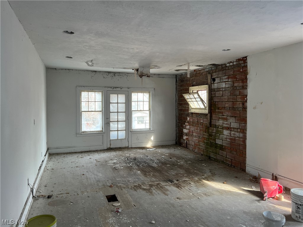 Grovewood Tr - Commercial Sale