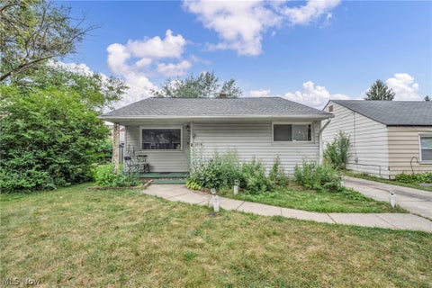 Tiny photo for 4008 E 186th Street, Cleveland, OH 44122 (MLS # 5230411)
