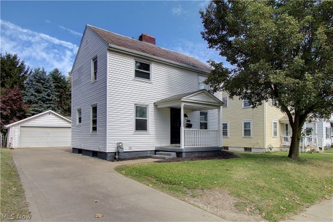 Photo of 816 Devine Street, Alliance, OH 44601 (MLS # 5251955)