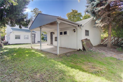 Tiny photo for 816 Devine Street, Alliance, OH 44601 (MLS # 5251955)