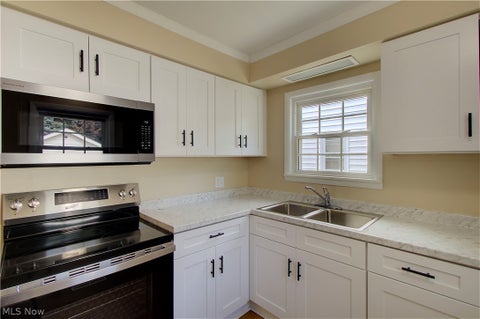 Tiny photo for 816 Devine Street, Alliance, OH 44601 (MLS # 5251955)