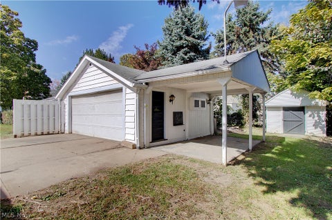 Tiny photo for 816 Devine Street, Alliance, OH 44601 (MLS # 5251955)