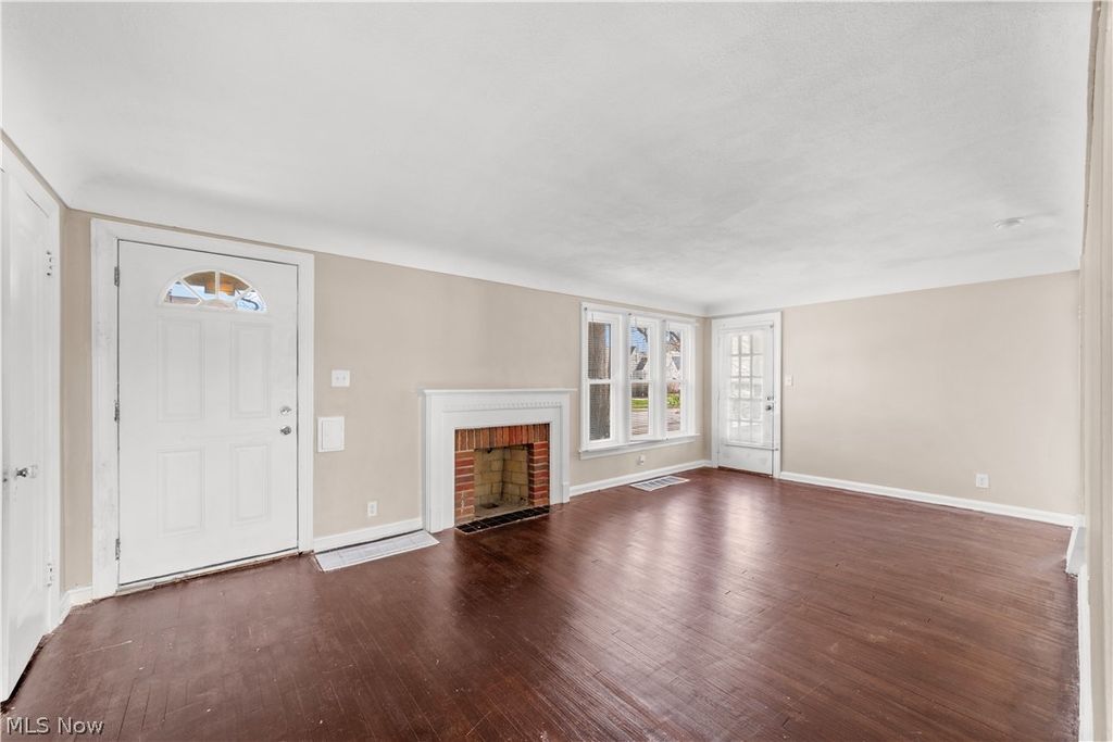 Photo of 17904 Neff Road, Cleveland, OH 44119 (MLS # 5201595)