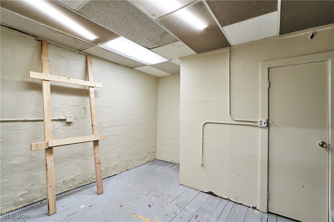 Meyer Wageman & Thomas Allotme - Commercial Lease