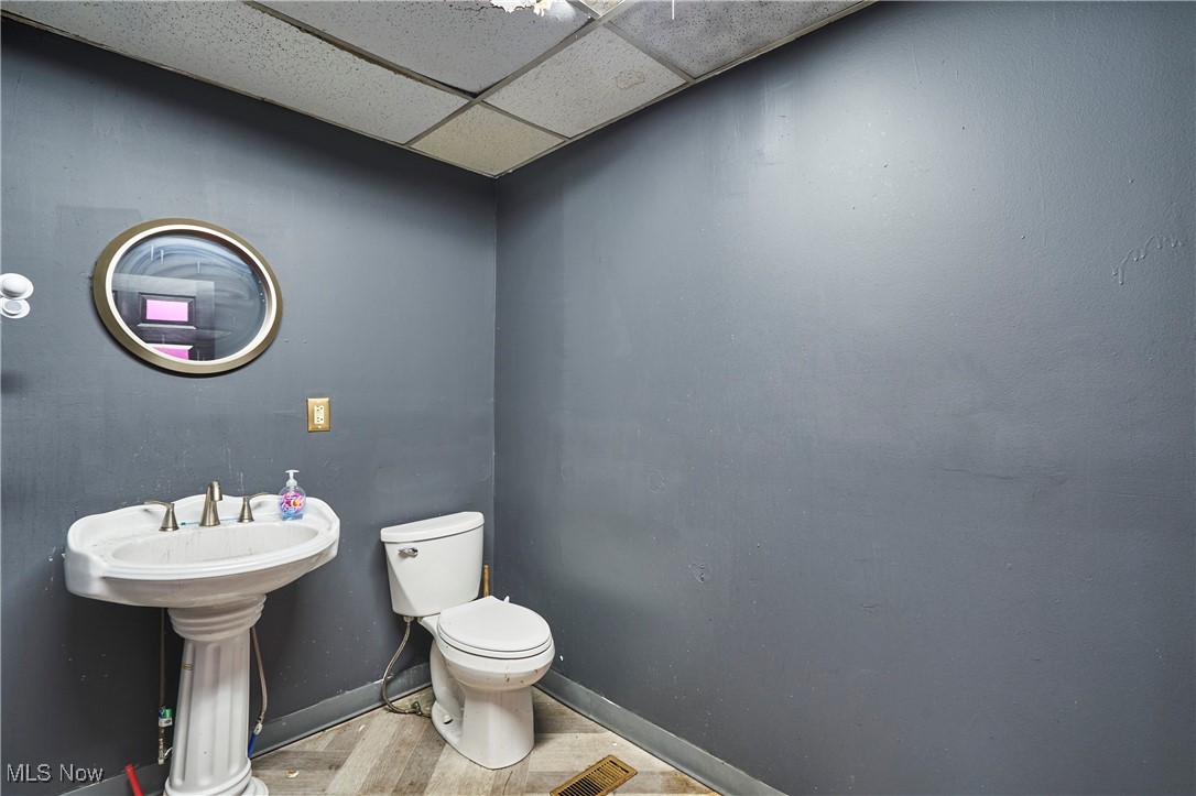 Meyer Wageman & Thomas Allotme - Commercial Lease