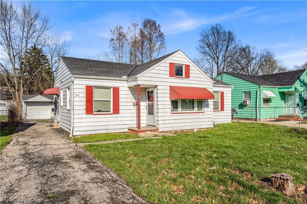 Photo of 2521 Greenvale Road, Cleveland, OH 44121 (MLS # 5205687)