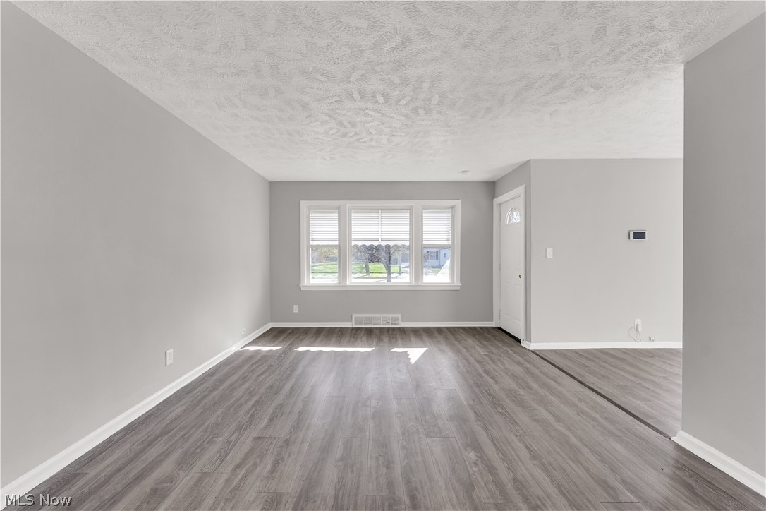 2521 Greenvale Road