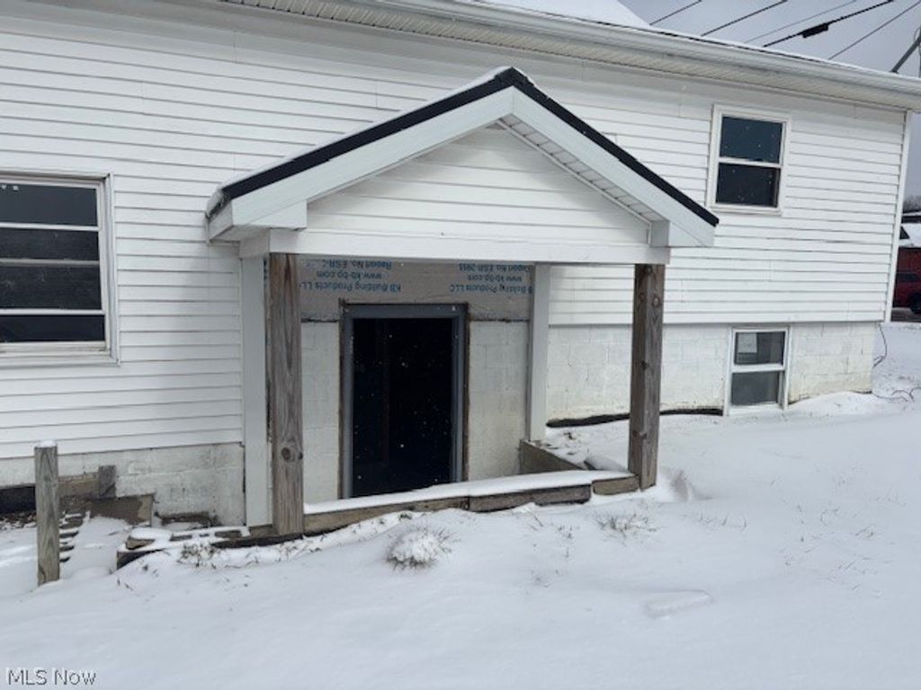 Photo of 16310 Madison Road, Middlefield, OH 44062 (MLS # 5188986)