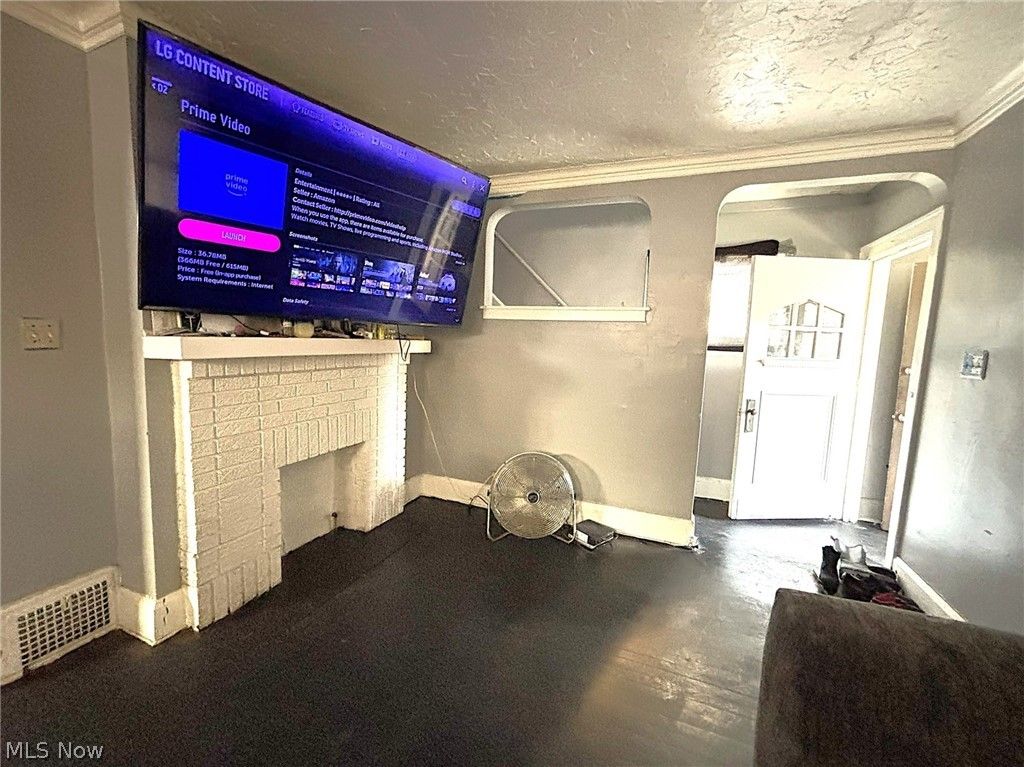 Photo of 3309 E 137th Street, Cleveland, OH 44108 (MLS # 5194799)