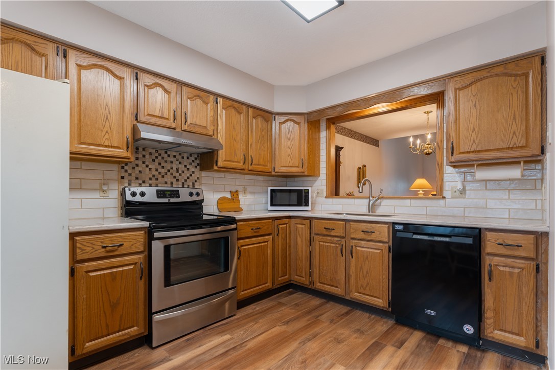 3645 Glen Eagles Boulevard, Green, Ohio image 11