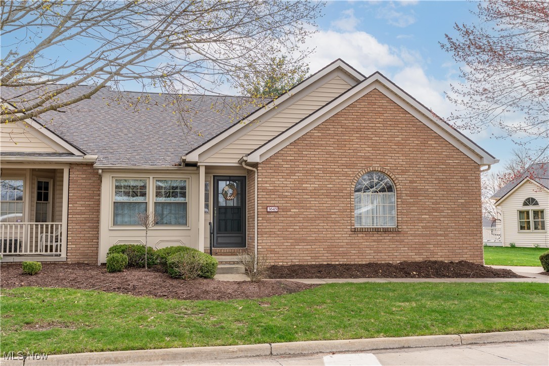 3645 Glen Eagles Boulevard, Green, Ohio image 1