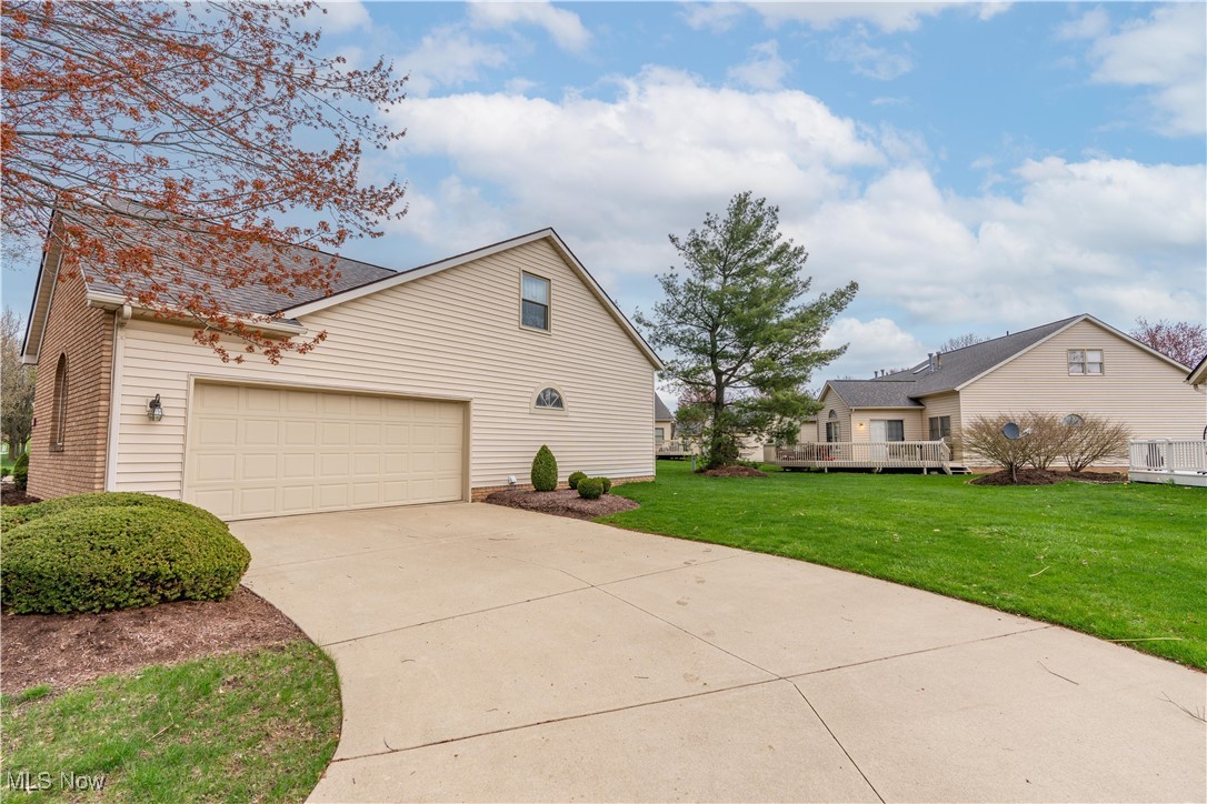 3645 Glen Eagles Boulevard, Green, Ohio image 2