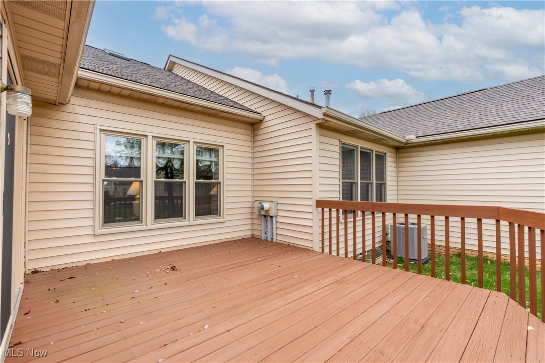 3645 Glen Eagles Boulevard, Green, Ohio image 5