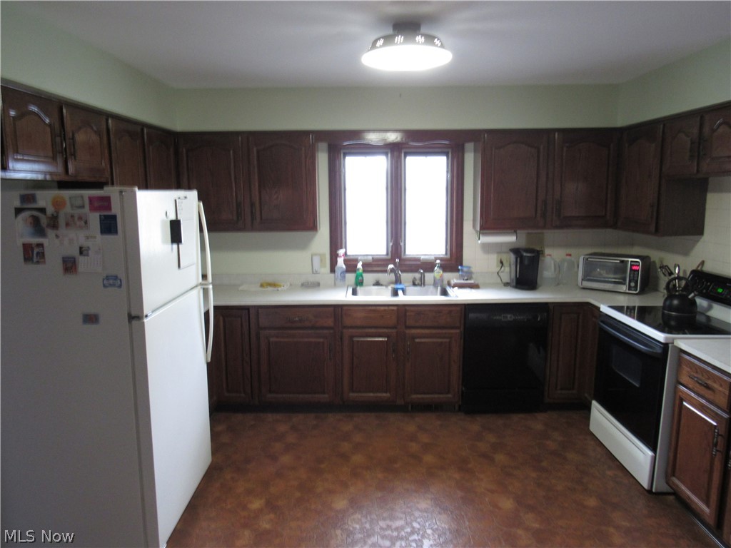Country Club Estates - Residential
