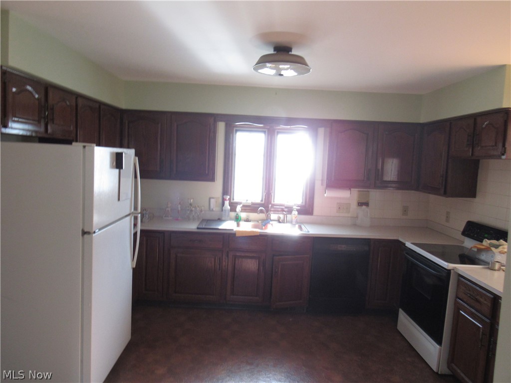 Country Club Estates - Residential