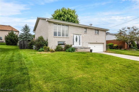 Photo of 105 Valuska Drive, Mingo Junction, OH 43938 (MLS # 5231347)