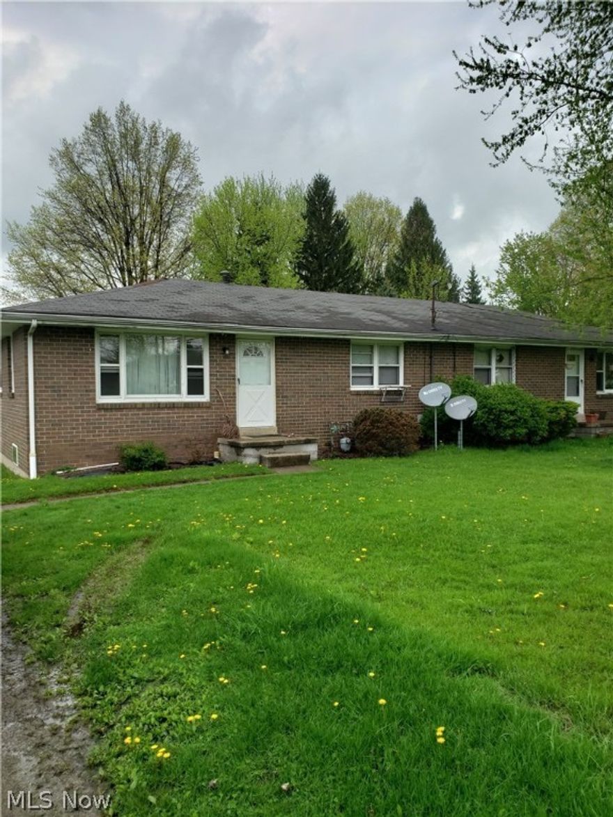 Great investment opportunity 100% occupied duplex located in New Middletown.  Tenants responsible for all utilities.  Call today for more details.