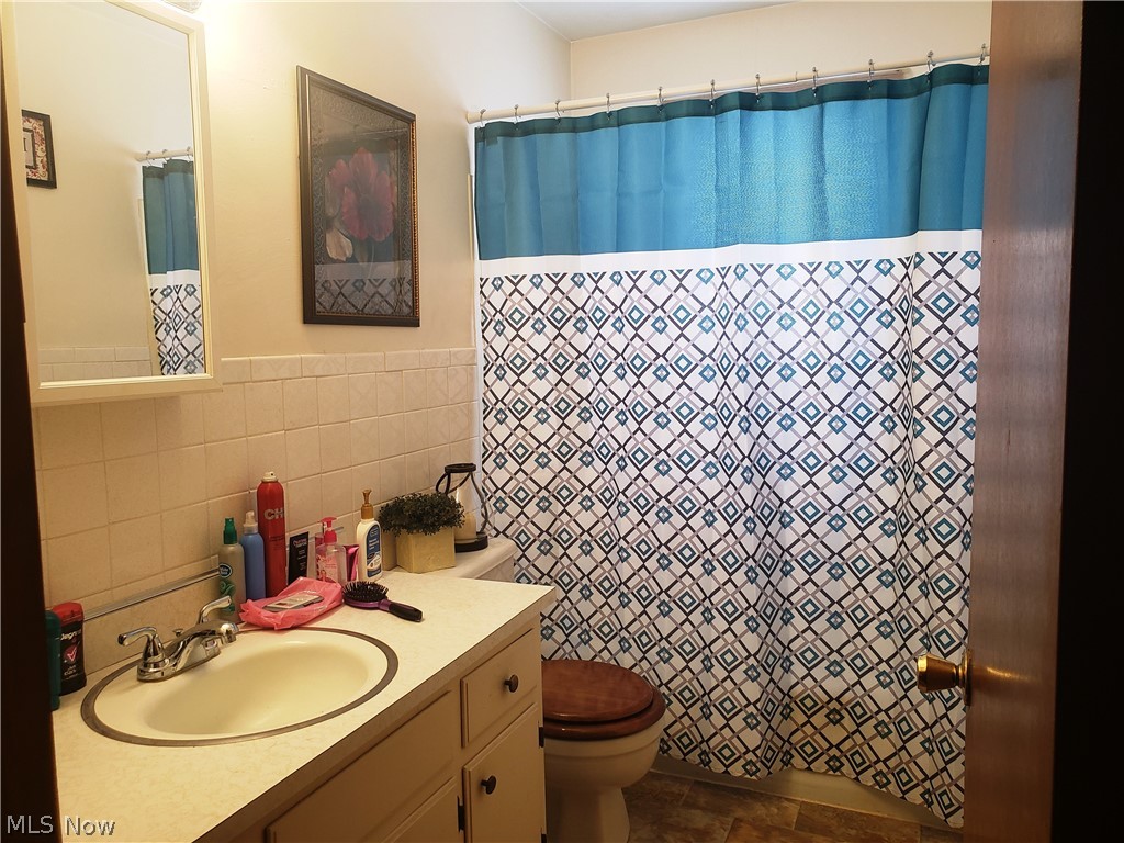 New Middletown Village - Residential Income