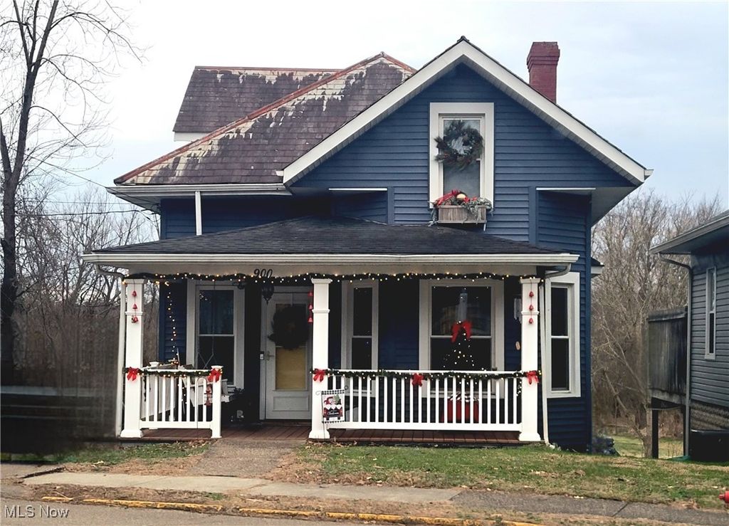 Photo of 900 Phillips Street, Marietta, OH 45750 (MLS # 5178137)