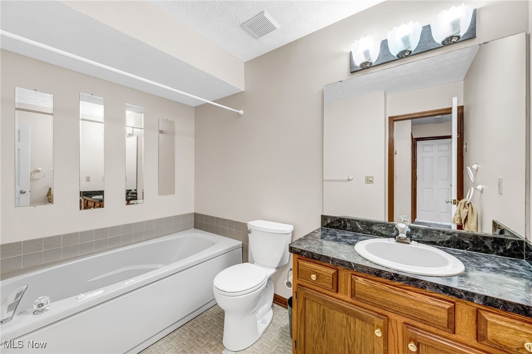 16385 N Laguardia, Strongsville, Ohio image 23