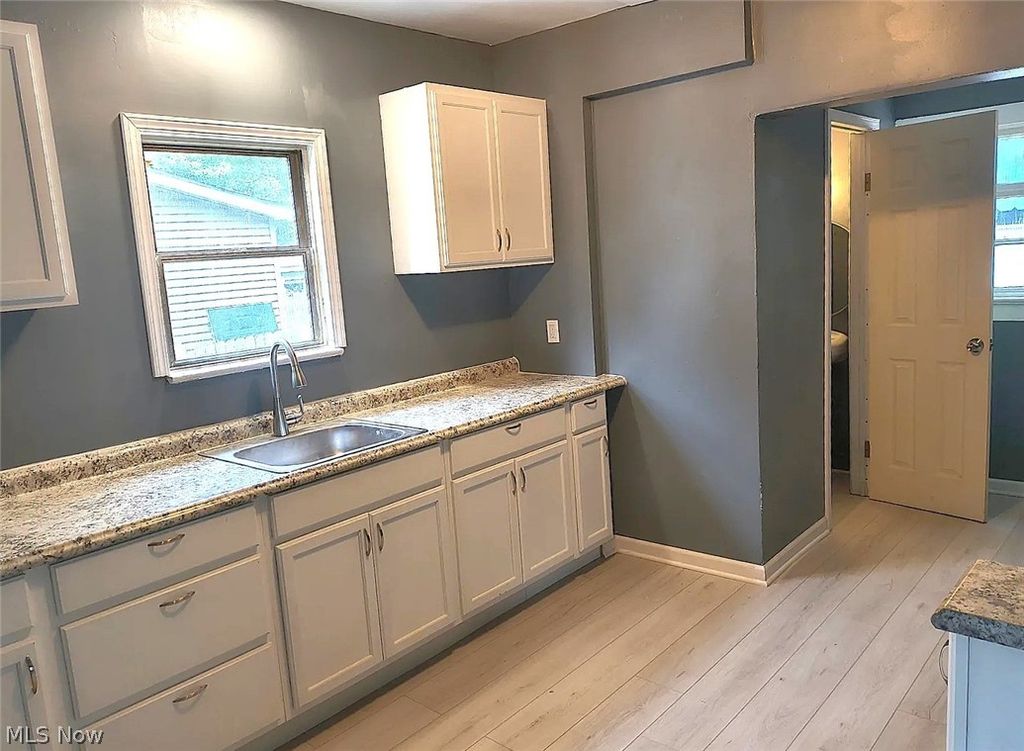 Photo of 877 Hammel Street, Akron, OH 44306 (MLS # 5193854)