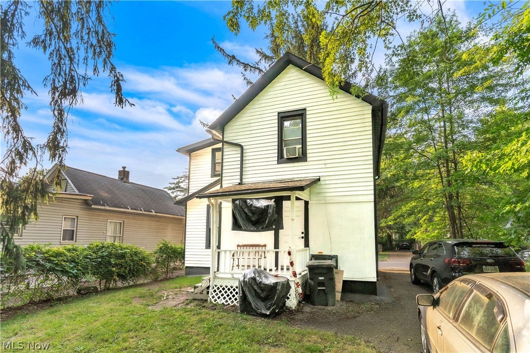 386 E Voris Street