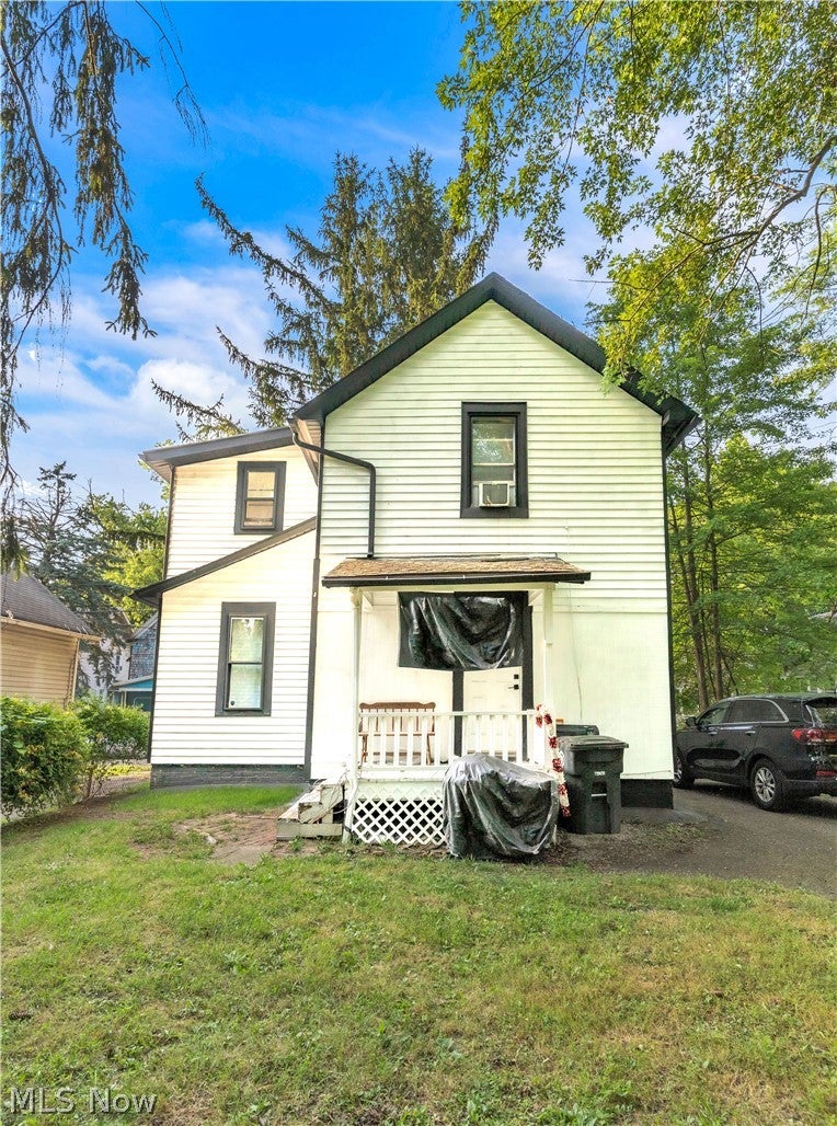 386 E Voris Street