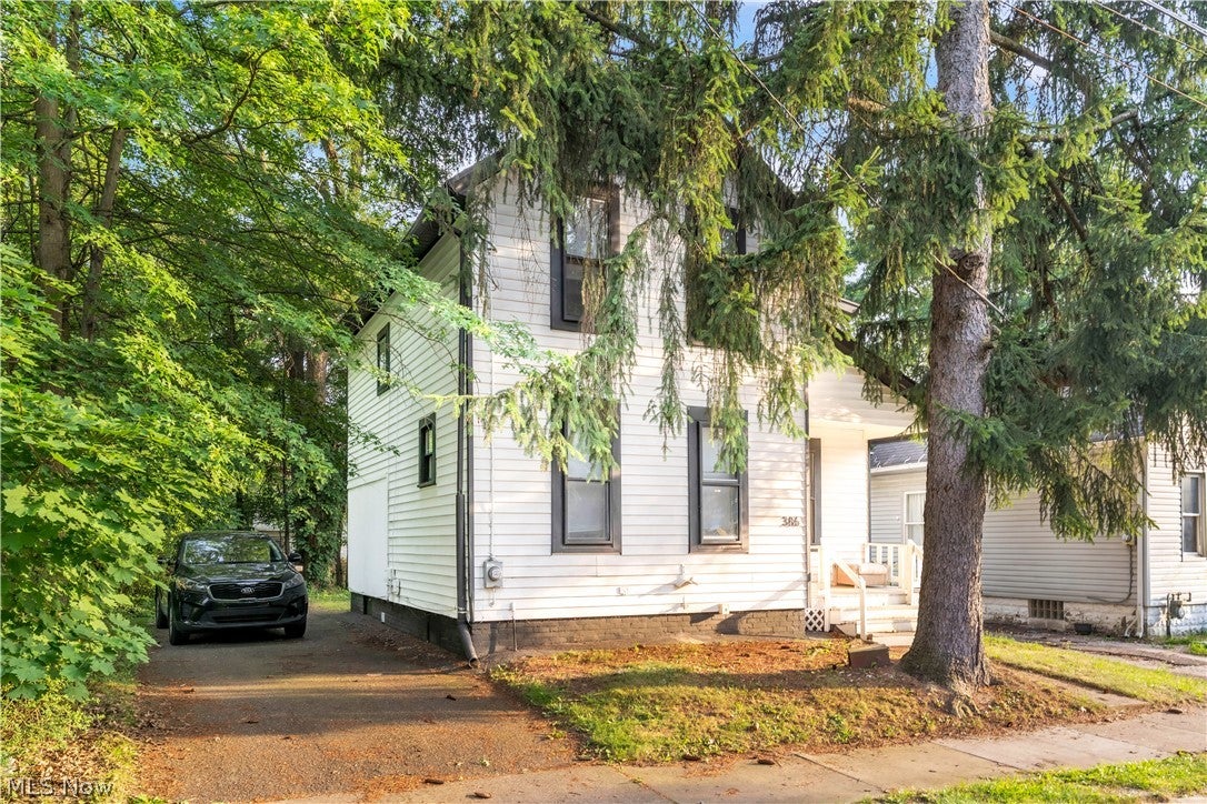 386 E Voris Street