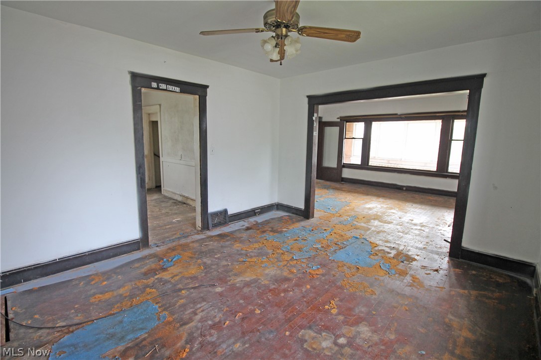 Helper Woodland Hills Park - Residential Income