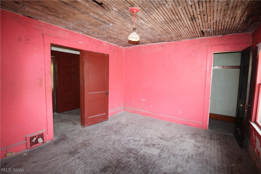 Helper Woodland Hills Park - Residential Income