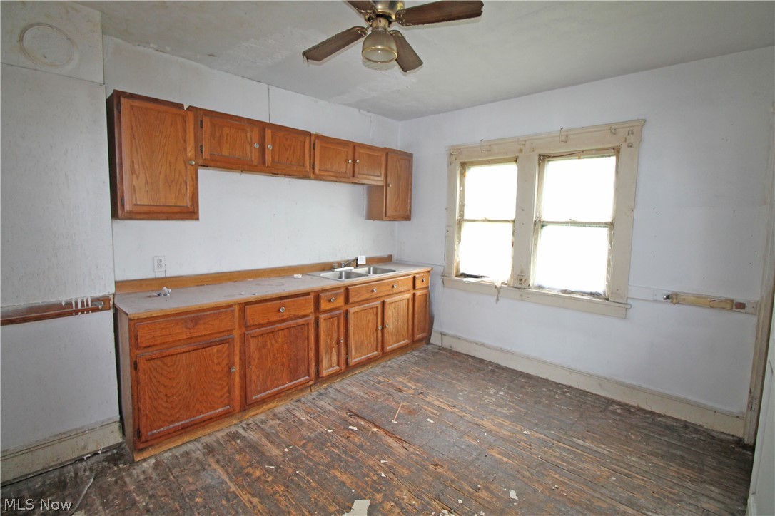 Helper Woodland Hills Park - Residential Income