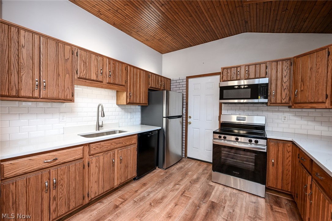 Rose Tree 02 - Residential