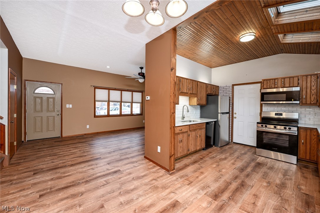 Rose Tree 02 - Residential