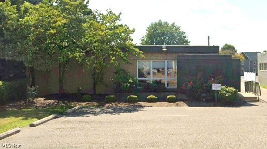 Dental/Medical Office building for sale.  Building is currently leased.  Very nice condition in central downtown area. Waiting room/reception, 7 exam rooms, private office, business office, and sterilization room.
