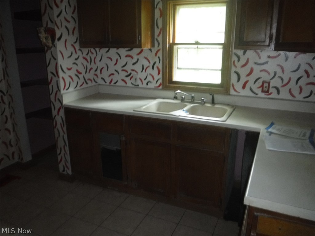 Kiwanis Lake - Residential