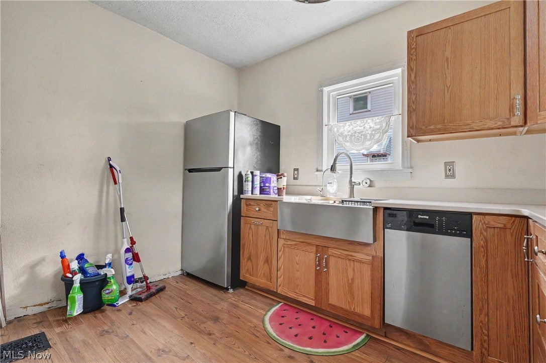 1916 4th Street SE