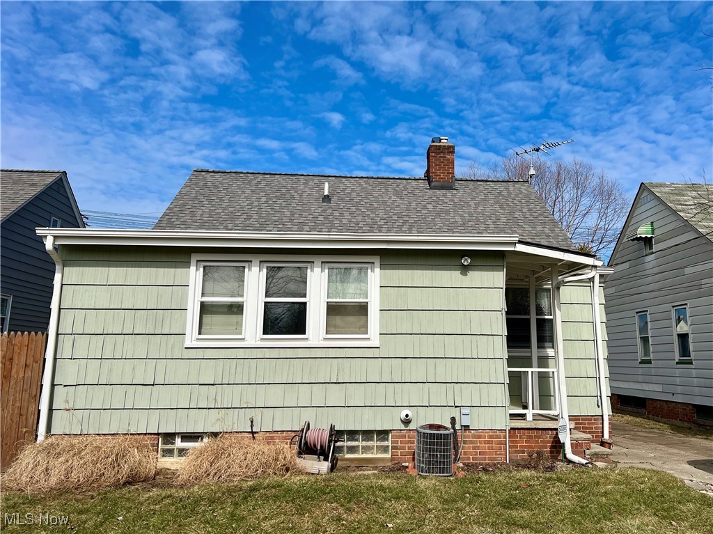 Cleveland, Ohio 44135, United States, 2 Bedrooms Bedrooms, ,2 BathroomsBathrooms,Residential,Pending,81006